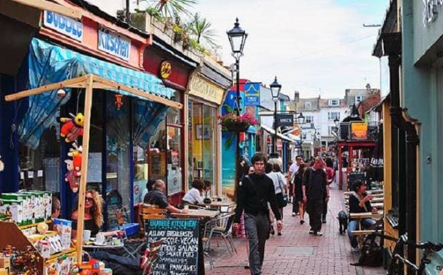 8. The Lanes ve North Laine Sokakları