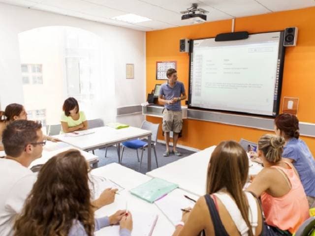 3. Modern okul imkanlarına sahip olması.