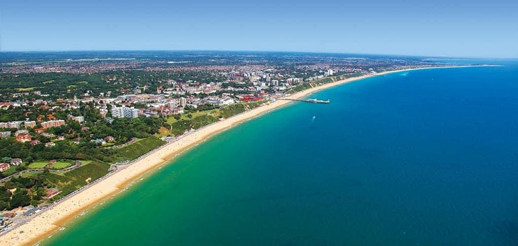 9. İngiltere ve Avrupa’nın gözde plajlarından birine sahiptir.