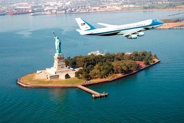 1. İlk uçağa biniş