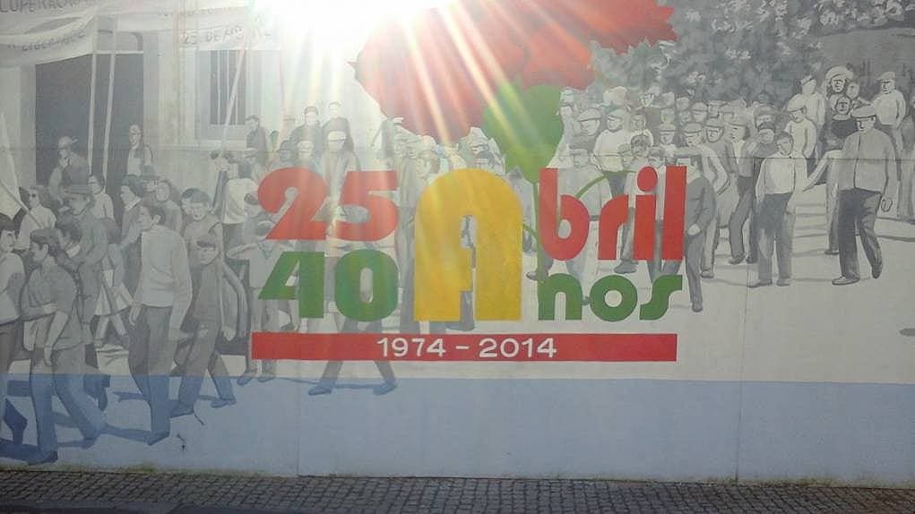 6. Portekiz'de karanfil devriminin en önemli simgelerine rastladım.