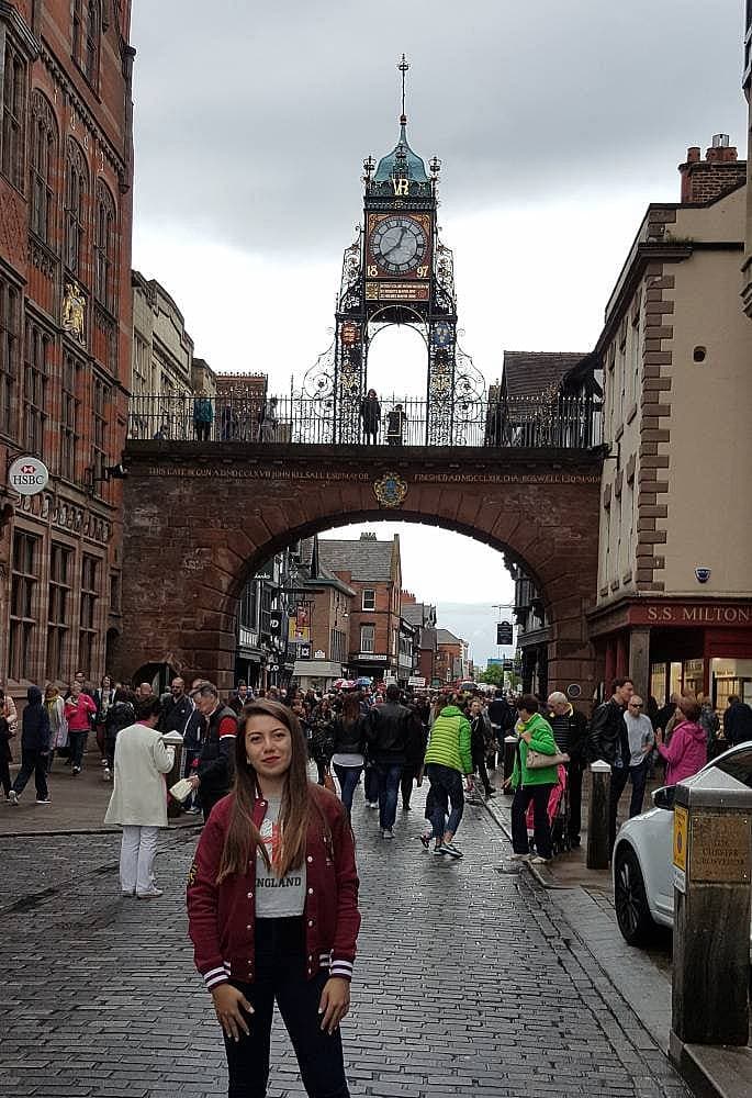 24. Eastgate saati ve Eastgate sokağından görünüş.