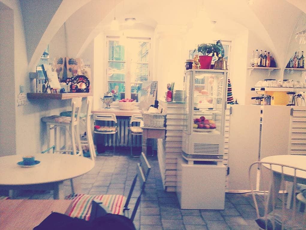 44. Polonya'daki kafe dizaynlarının çok samimi ve sıcak bir havası var.