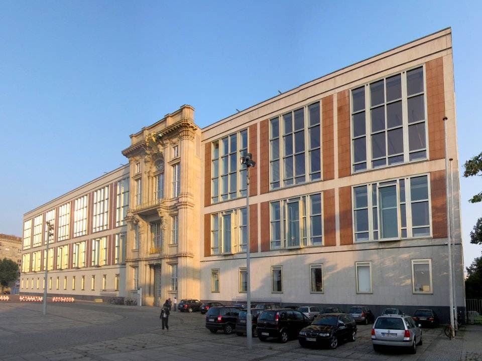 22. European School of Management and Technology / Almanya