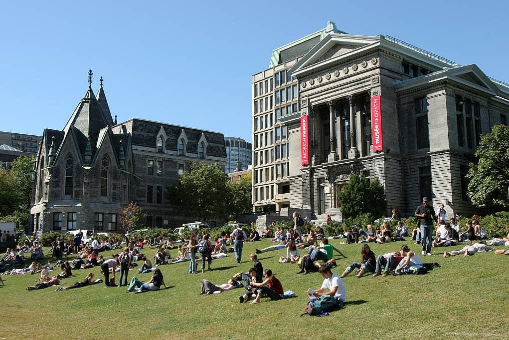 3. McGill Üniversitesi - Quebec
