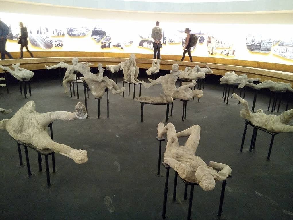 4. Tüyler ürpertici şehir, Pompei'yi ziyaret etmelisiniz.