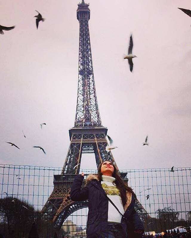 13. Paris'te gördüğüm çantanın benim hibe paramla aynı olması kalp krizi geçirmeme neden olacaktı.