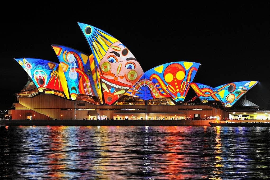 3. Modern dünya harikalarını görmeniz mümkündür.