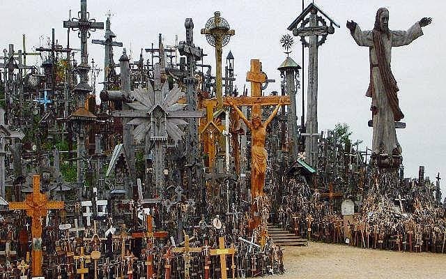 8. Etkileyici gezilecek yerleri vardır.