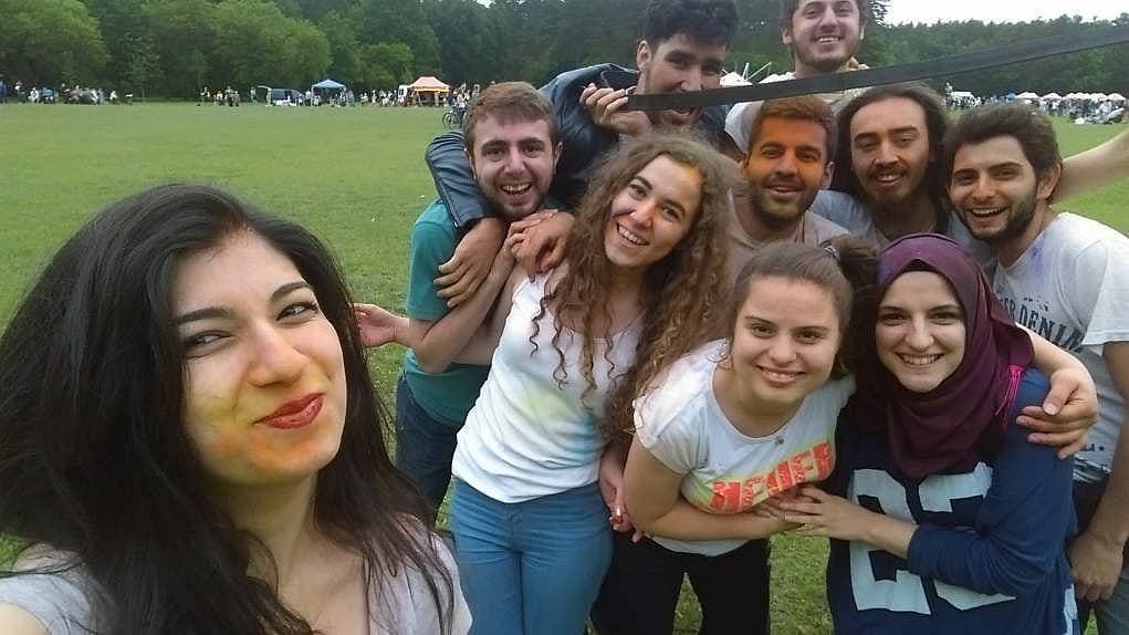 10. Polonya'da rengarenk boyanmış insanlar.