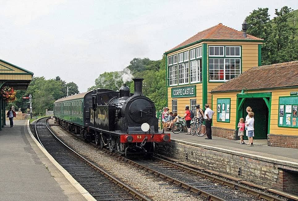 10. Küçük ve sevimli İngiliz kentlerini seyredebilirsiniz.