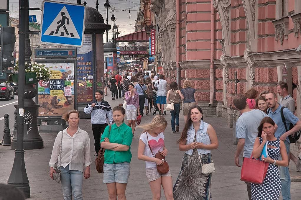 7. Rus kadınları çalışma hayatında söz sahibidirler.