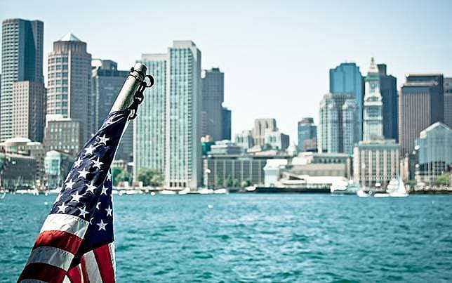 1. Beş aşamalı bir sürecin ardından ABD'de bir yıl ücretsiz okuyun.