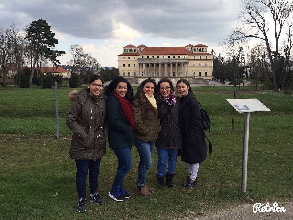 14. Viyana'da akraba ziyareti pek hoş oluyormuş.