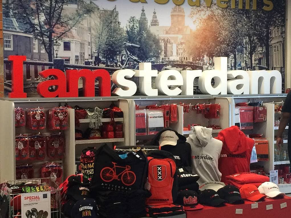 8. Havaalanında 3 Türk.