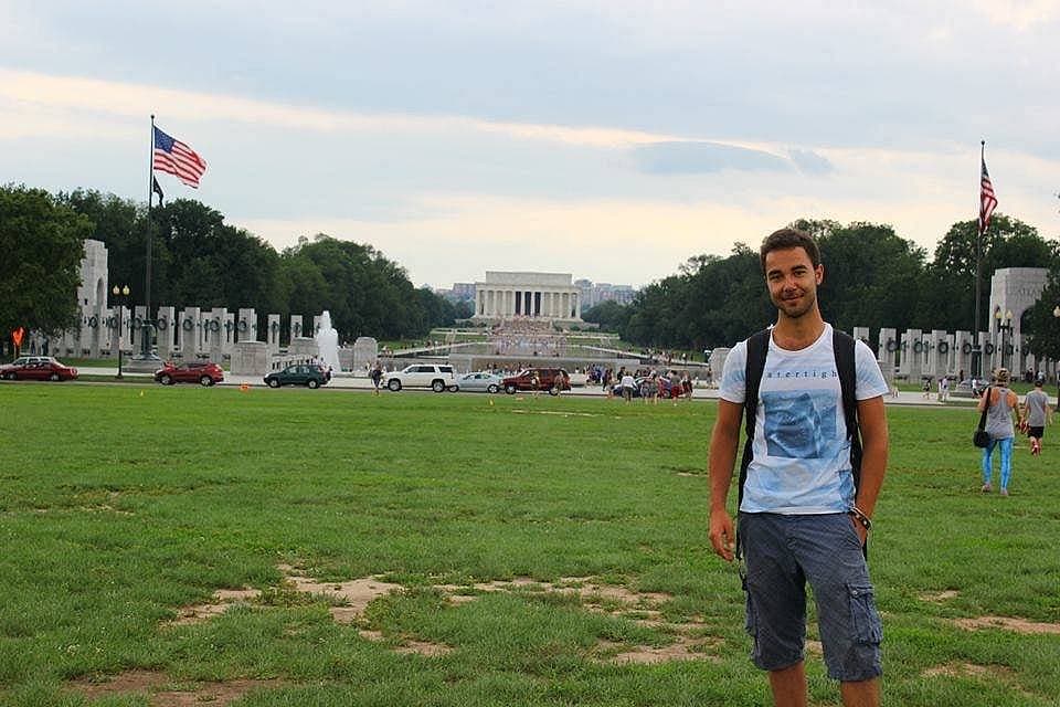 11. Washington D.C.'de gezilecek yerleri Beyaz Saray'ın orada rahatça gezebilirsiniz.