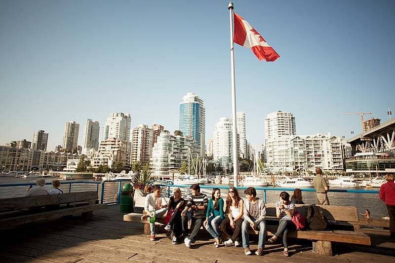 16. Çok fazla halka açık (public) alan vardır.