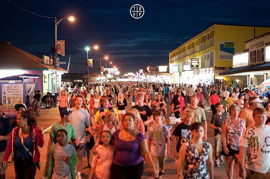 9. Dünyanın en iyi 10 boardwalk'undan birine sahiptir.