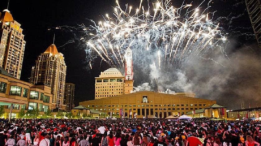 14. Her dönem festivaller düzenlenir.