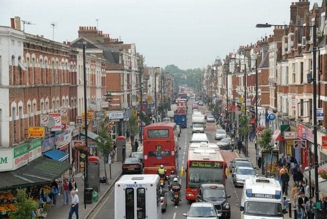 10. Konaklamanızı daha ucuza getirmek için Türkler'in yaşadığı bölgeden bulabilirsiniz.