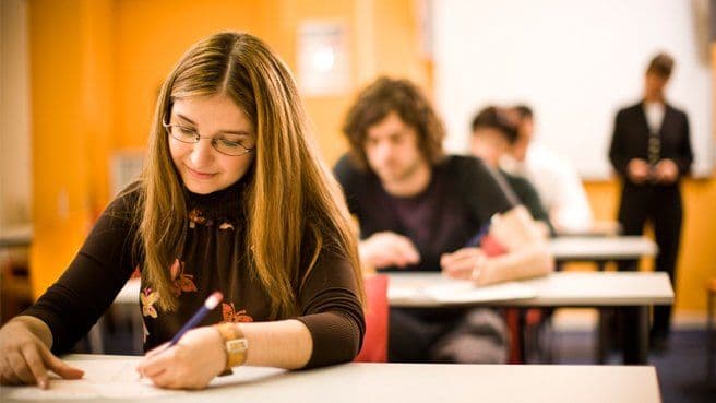 İngilizce Seviyenizi Merak Mı Ediyorsunuz? Ücretsiz IELTS Sınavını Deneyin!