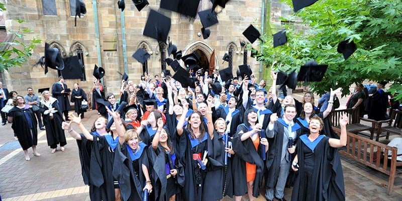 9. Avustralya'da bulunan üniversitelerin çoğu dünyanın en iyileri arasındadır.