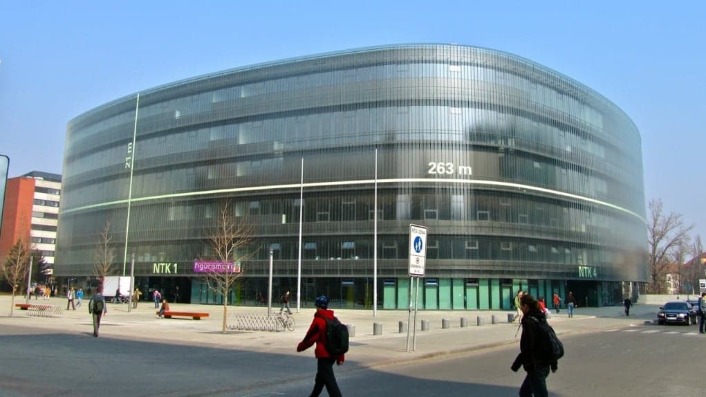 2. Çek Teknik Üniversitesi (CTU)