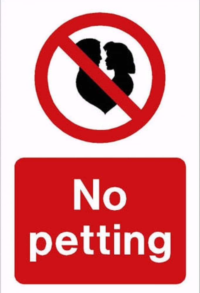 9. İngiltere'de trenlerde öpüşmek yasaktır.