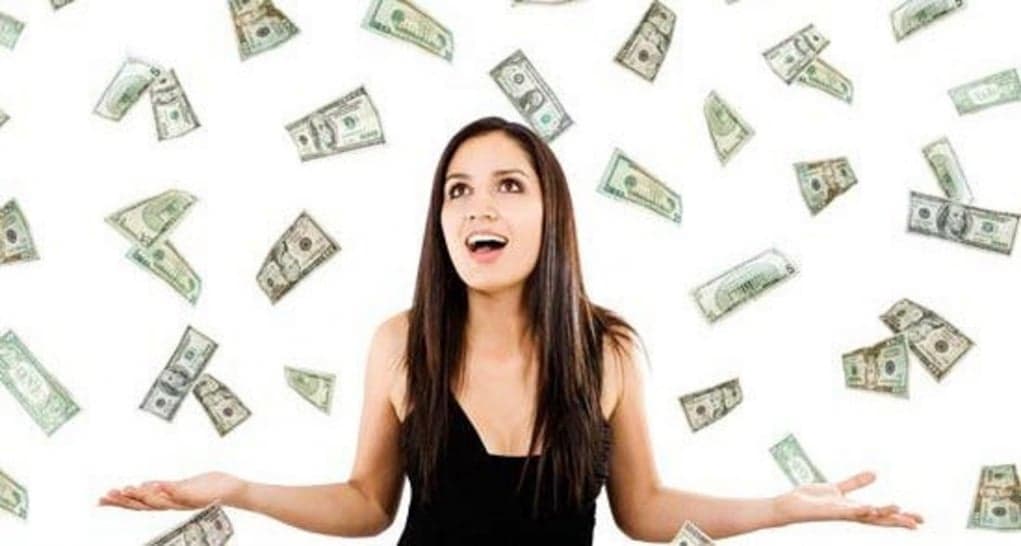 6. ''Paran yetti mi, çok mu para harcadın?''