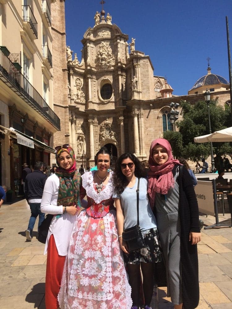 6. İspanyol eğlenceleri; Fiesta