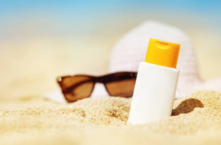7. Güneş kremi alın, yanmaktan kurtulun.