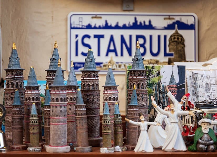 1. Yanınızda memleketinizi hatırlatacak veya hasretinizi dindirecek şeyler götürün.