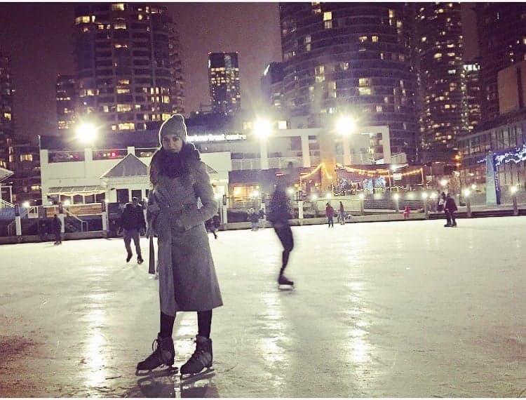 25. İlk karın yağmasıyla buz pateni pistleri hazır ve nazırdı.