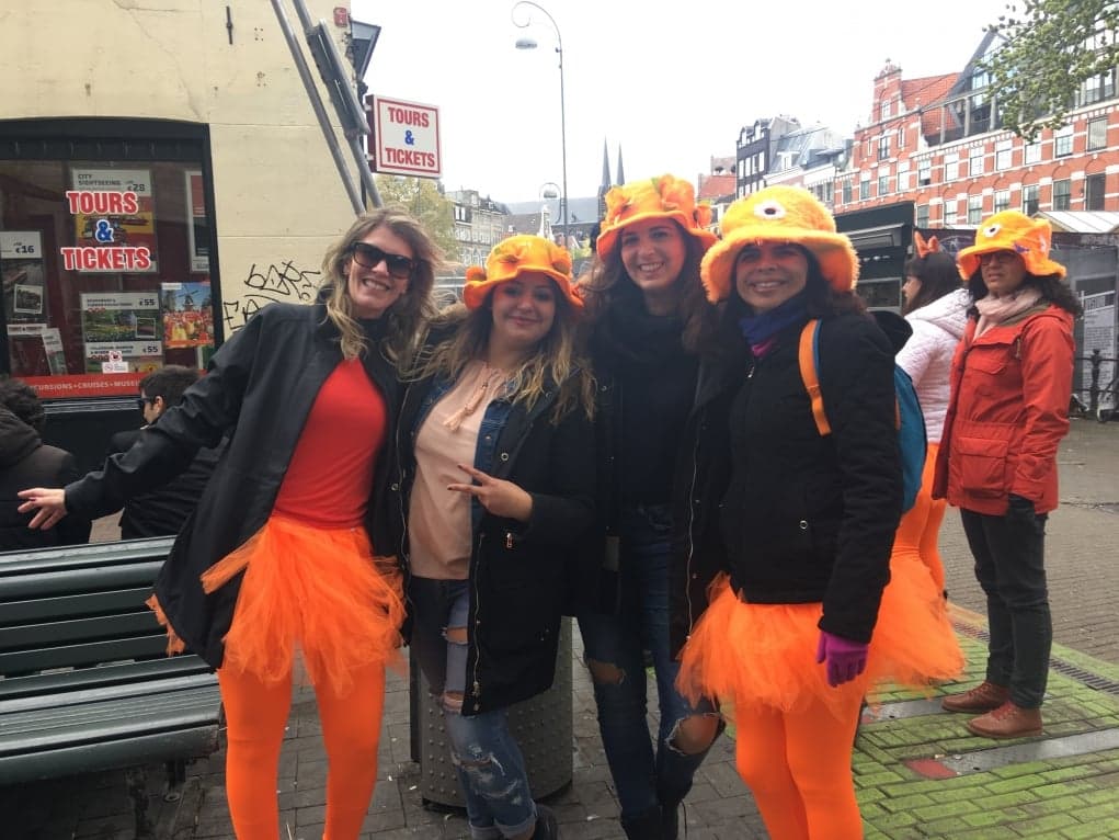 5. Hayatınızda görmediğiniz en çılgın kostümlerle karşılaşırsınız.