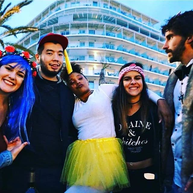 2. Bulduğunuz her fırsatta İspanyolca konuşmaya çalışın.