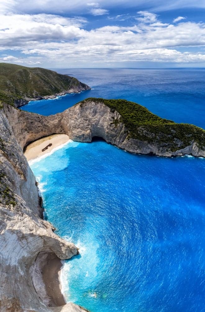8. Navagio Beach, Yunanistan