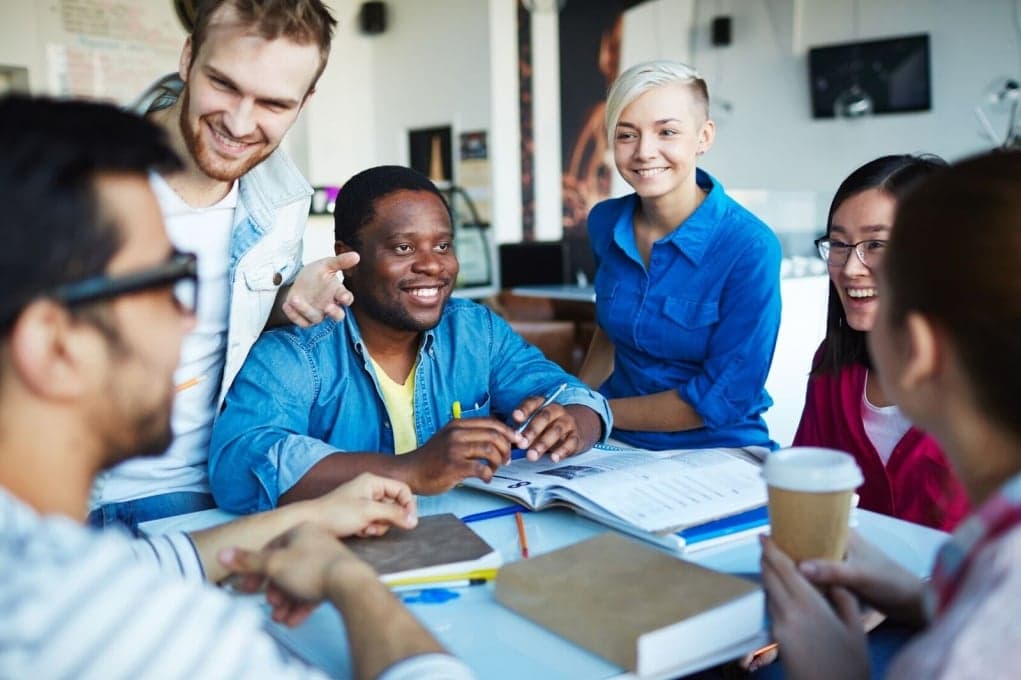 1. Farklı ortamlarda iletişim kurmakta 1-0 önde olursunuz.