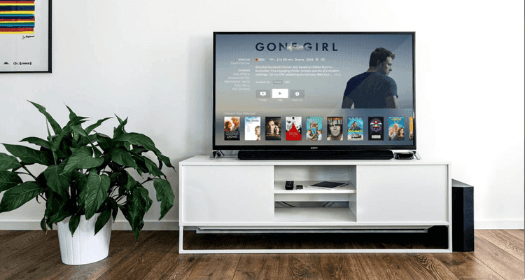 2. Yabancı çizgi film, dizi veya haber izleyin.