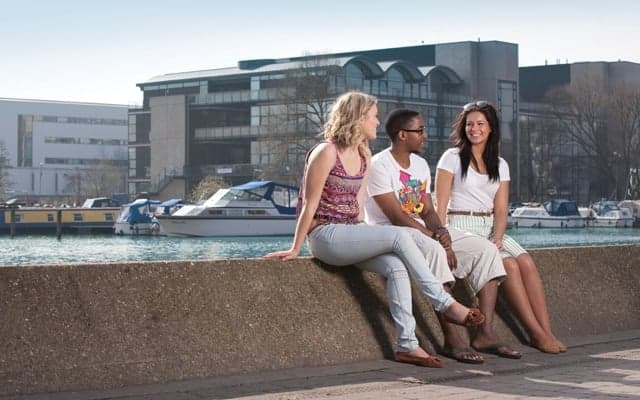 7. Bütün dünyada geçerli bir diplomaya sahip olabilirsiniz.