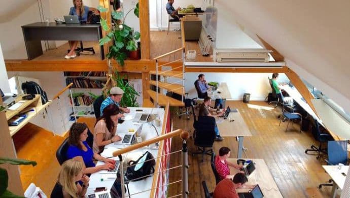 8. Charles Üniversitesi'nin bulunduğu Çekya’da işsizlik oranı %4'tür.