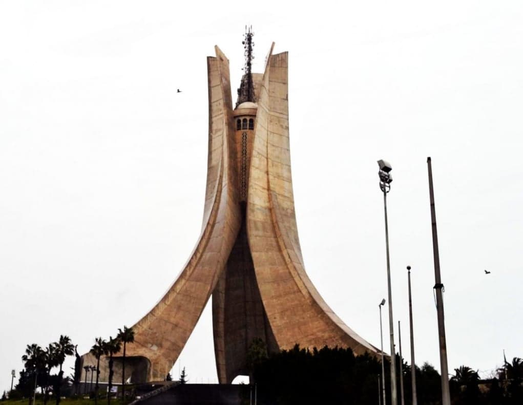 1. Şehitler Anıtı