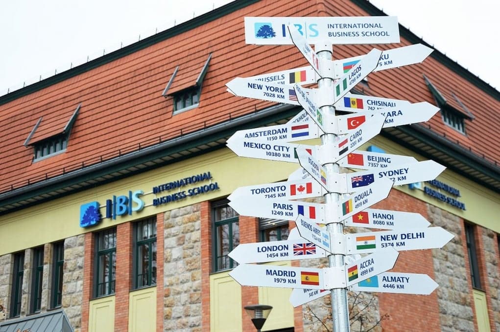 1. Global olarak tanınabilir bir diplomanız olur.