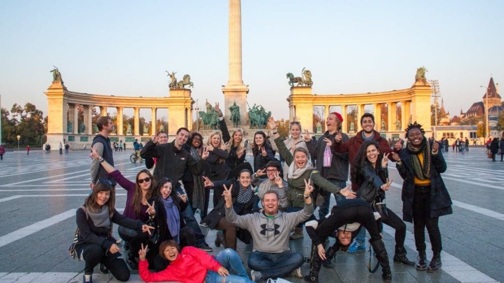 8. Dünyanın her yerinden arkadaş çevreniz olur.