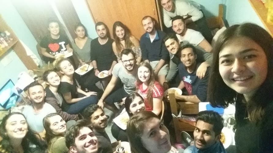 4. Bir odaya en fazla kaç kişi sığar?