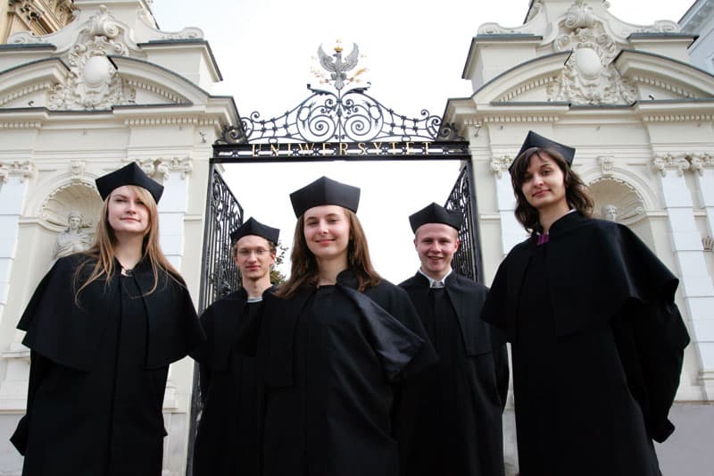 Polonya'da Üniversite Eğitimi ve Avantajları