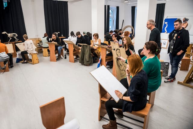 1. Sizi yeteneğinize göre değerlendirir.