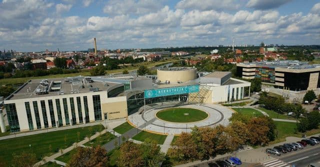 4. Mimarlık öğrencisinin çalıştığı ortamın teknik yeterliliğinin olması gerekir.