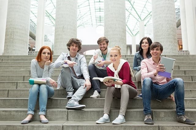 Polonya'da Üniversite Neden Mantıklı?