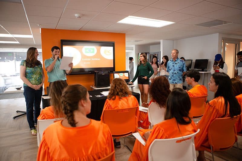 4. Tecrübeli bir eğitmen kadrosu bulunur.