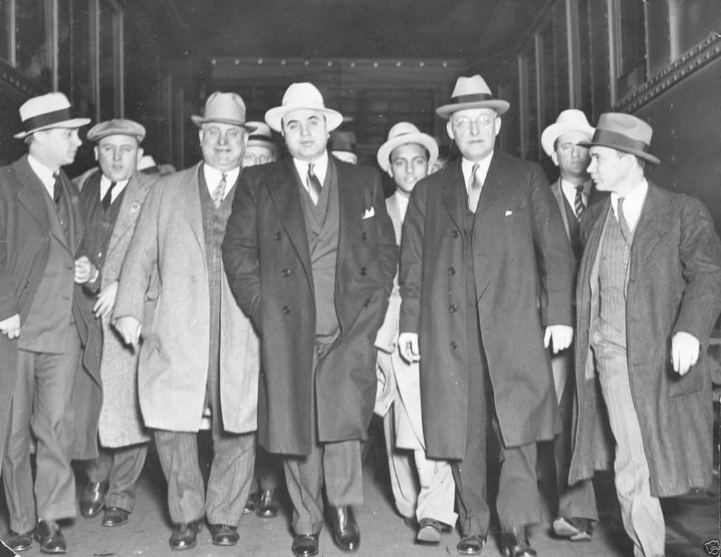 8. Scarface olarak bilinen ünlü mafya hikayesi Chicago'da yaşanmıştır.